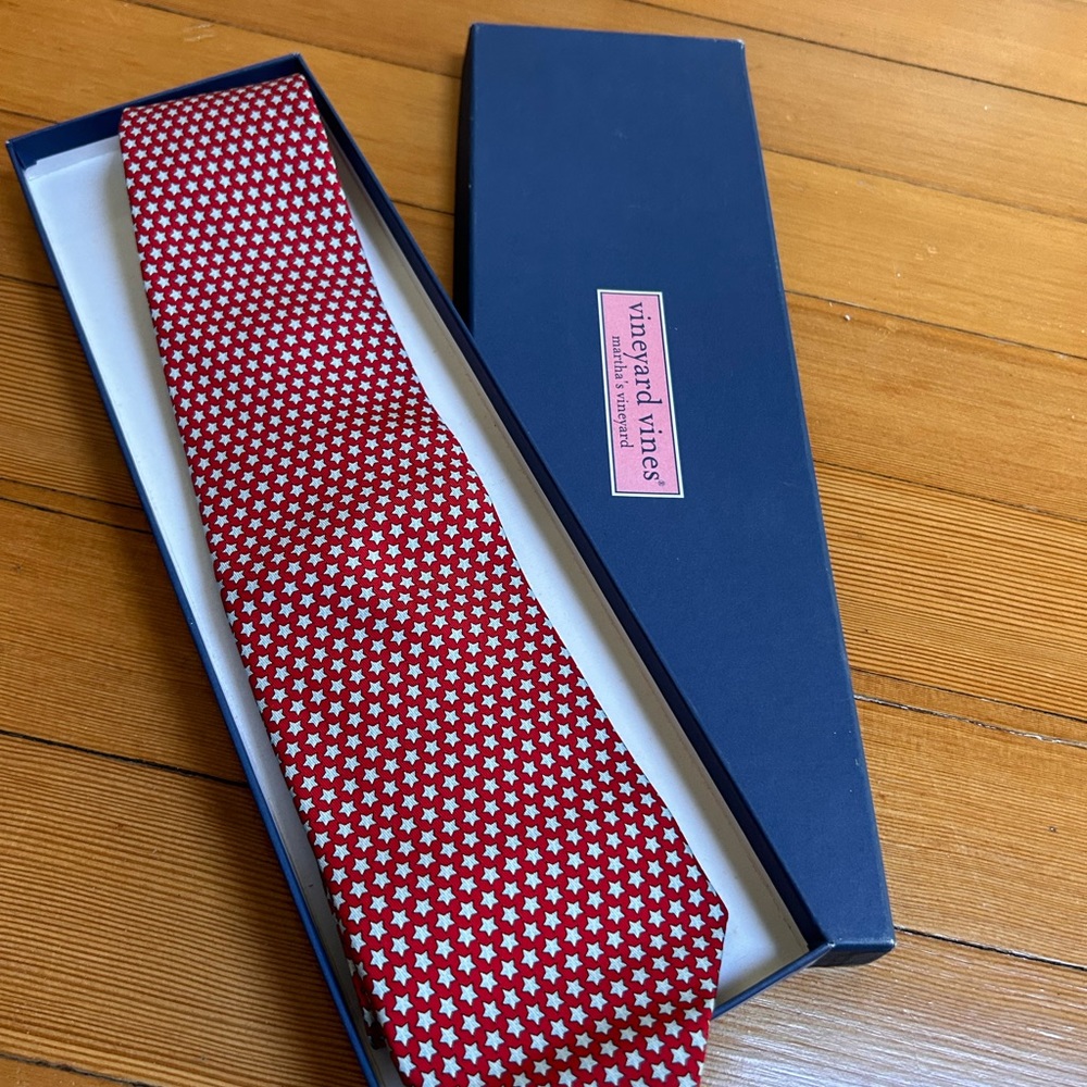 NIB Never Worn Vintage Vineyard Vines 100% Silk Neck Tie - Picture 2 of 5